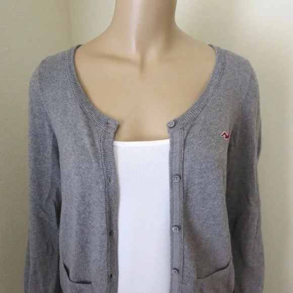 Hollister Cardigan Size Large Sweater Gray - Picture 2 of 6